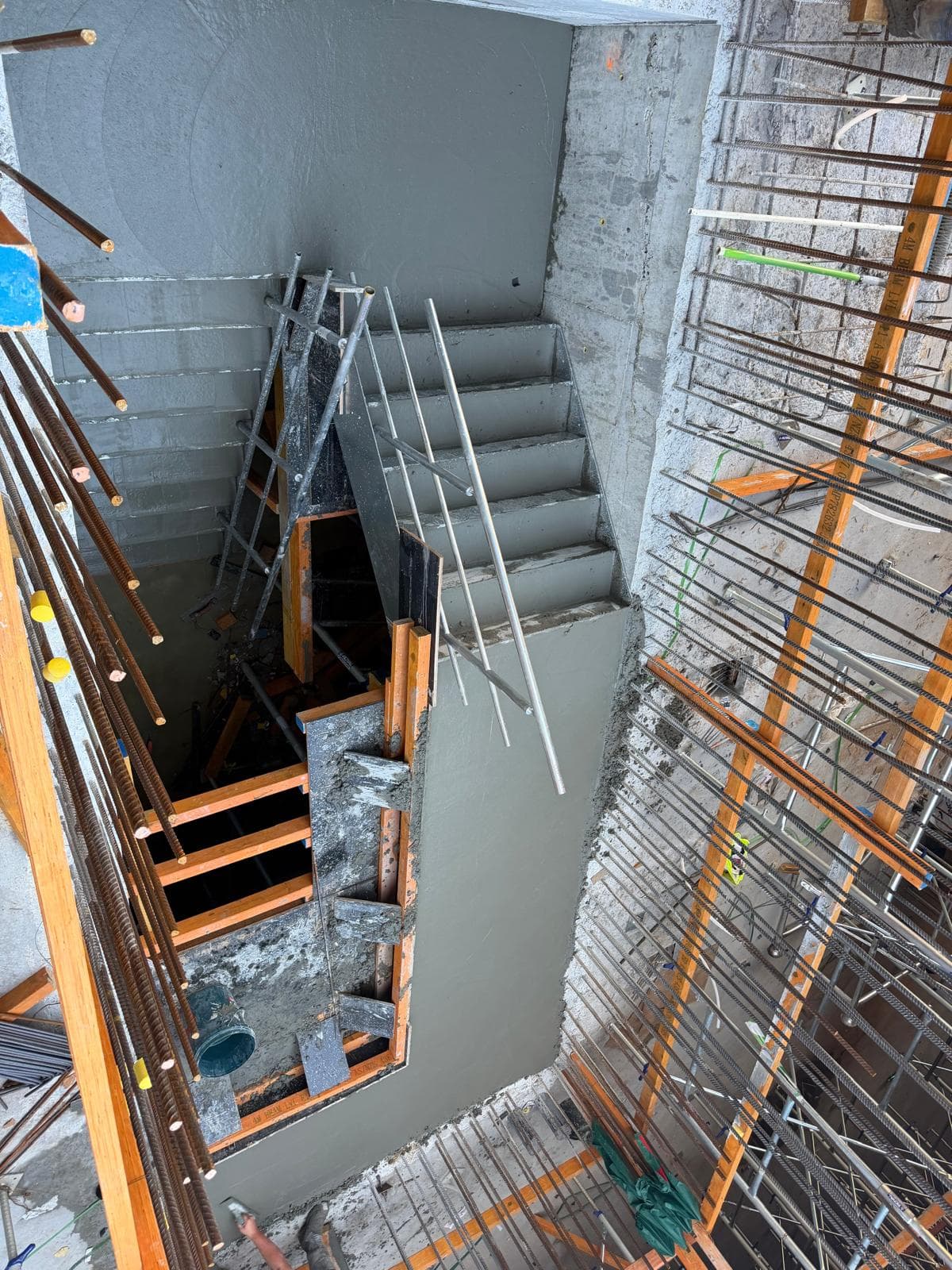 Concrete stairwell construction